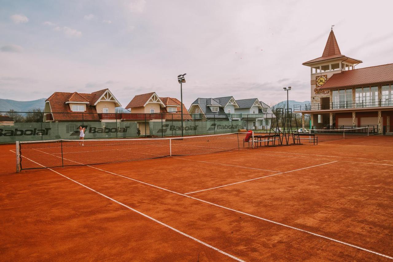 Publo Spa Hotel Vyshkove Buitenkant foto