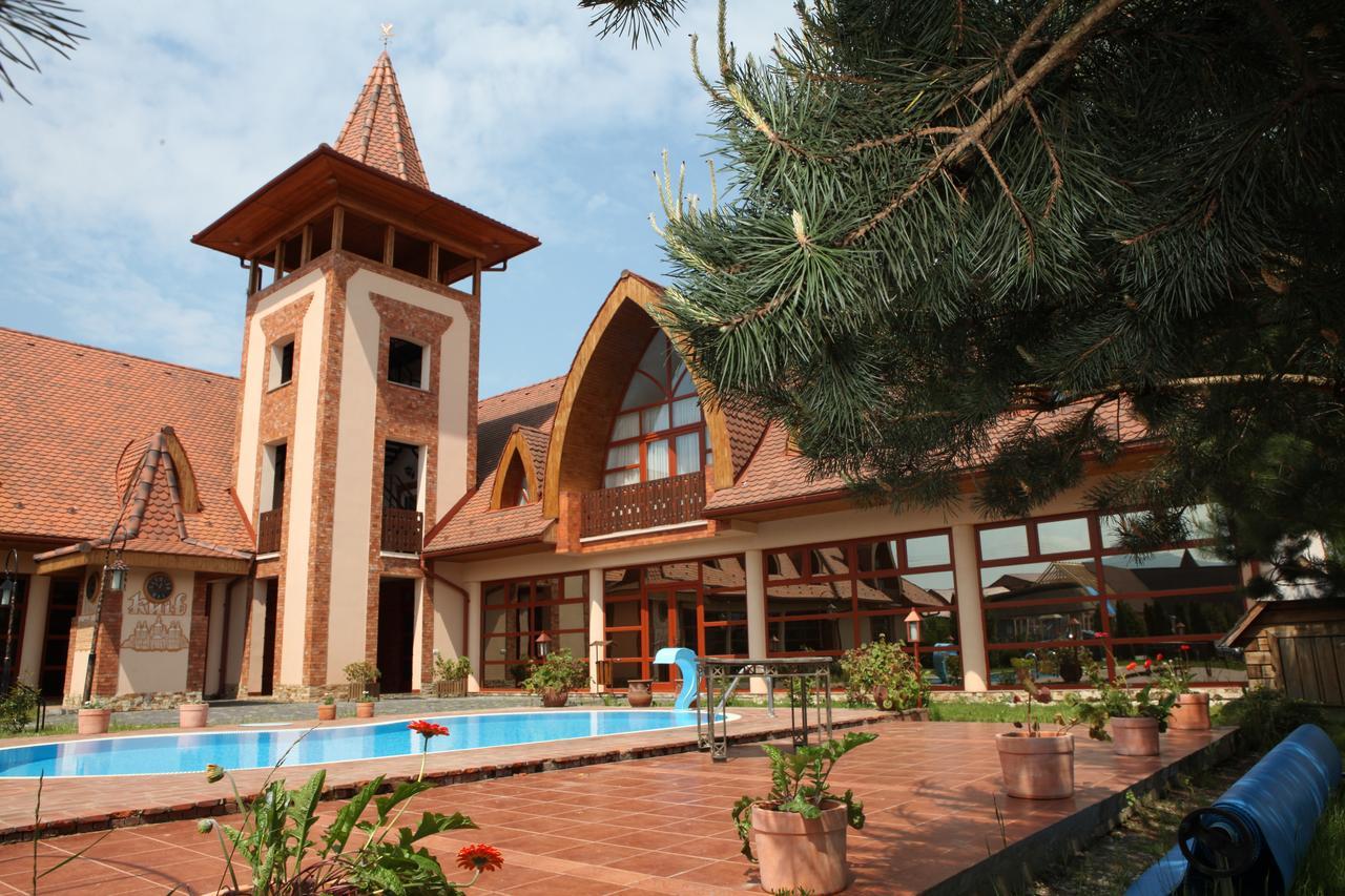 Publo Spa Hotel Vyshkove Buitenkant foto