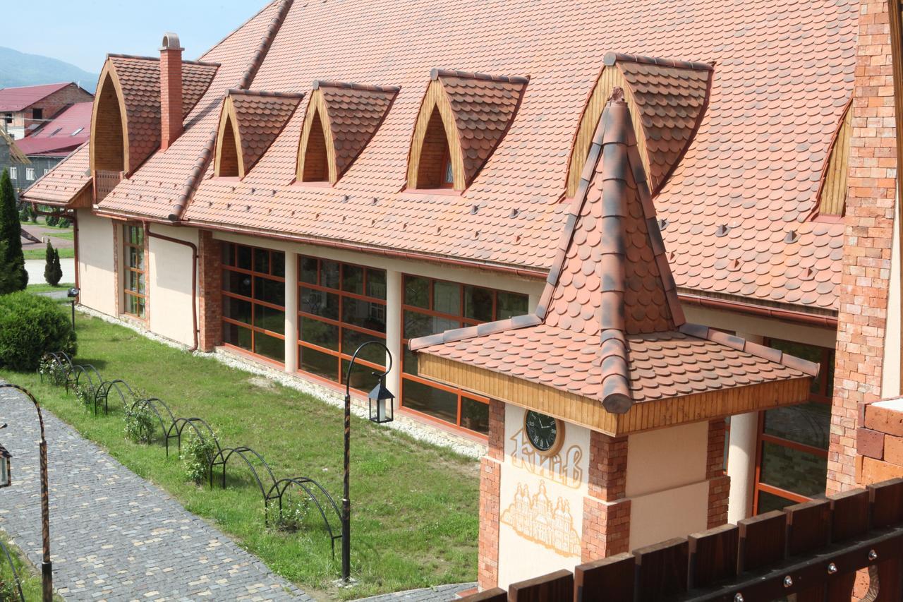 Publo Spa Hotel Vyshkove Buitenkant foto