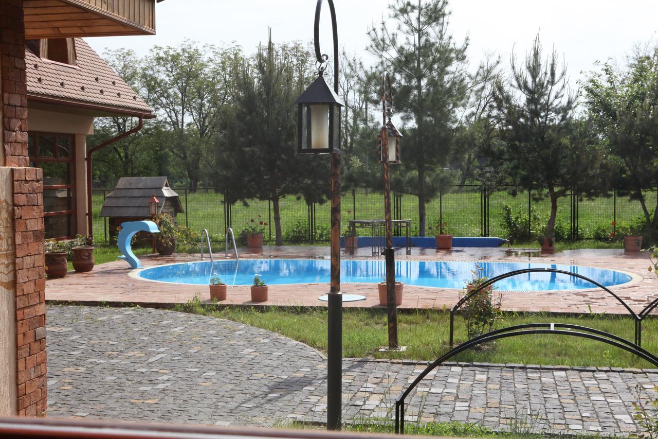 Publo Spa Hotel Vyshkove Buitenkant foto